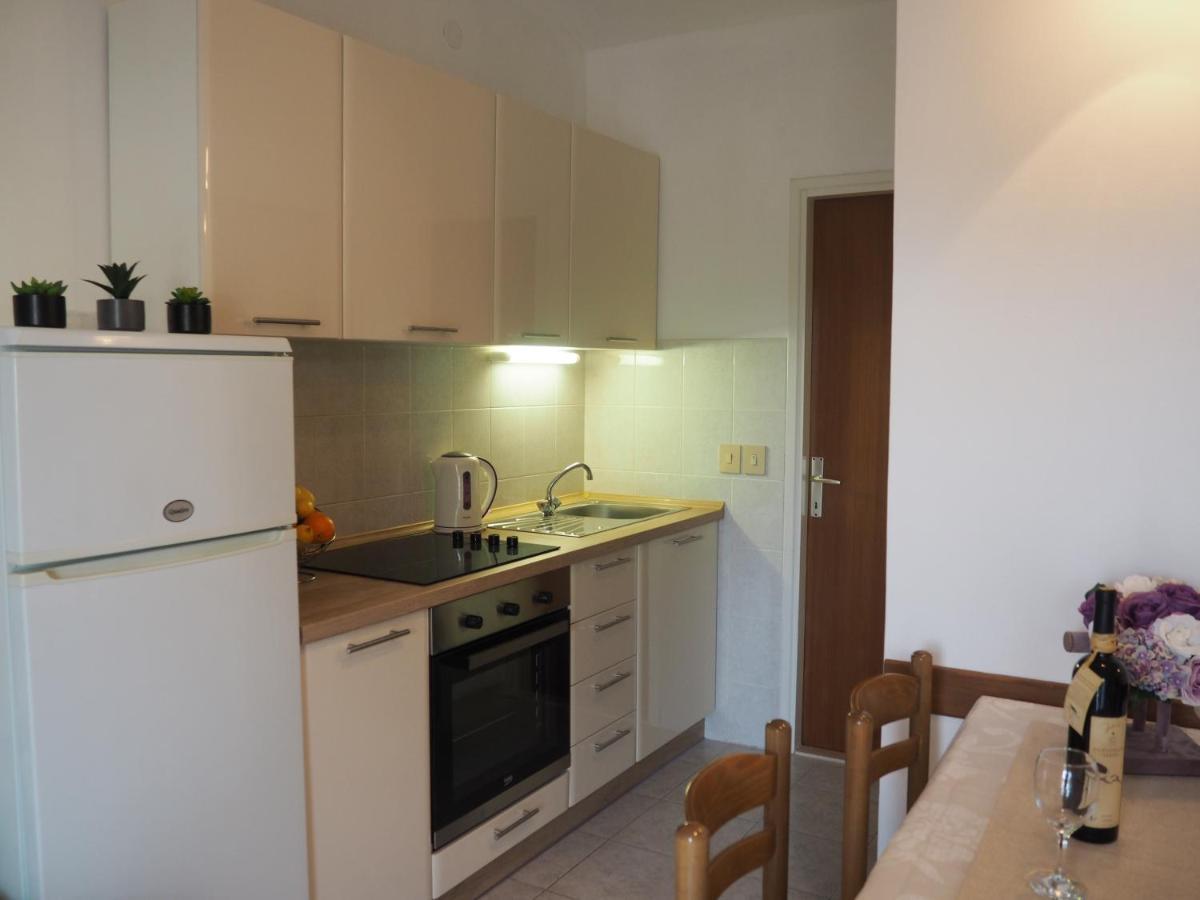 Apartments By The Sea Sevid, Trogir - 11505 ภายนอก รูปภาพ